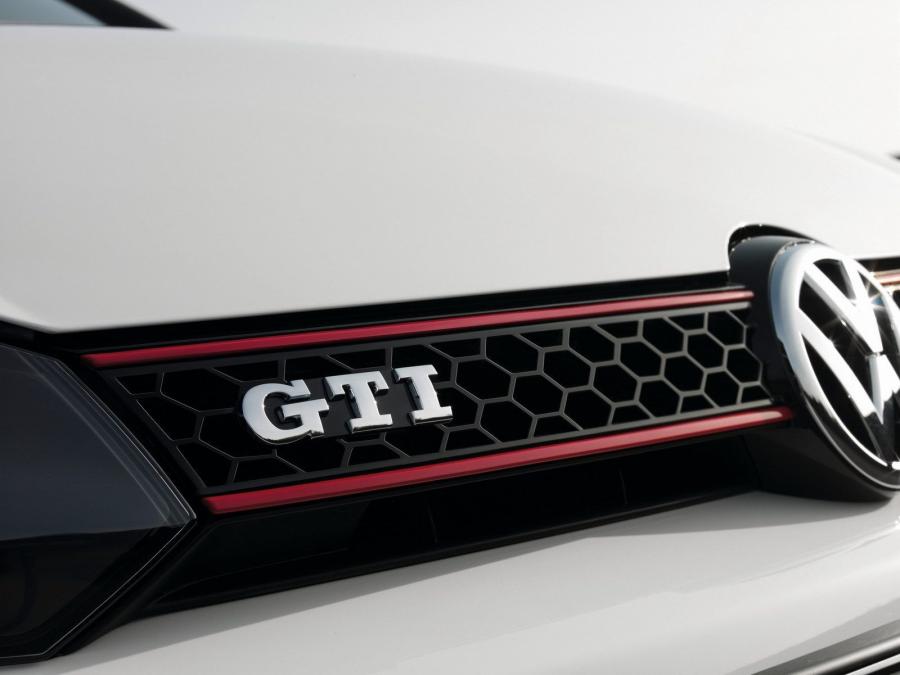  Volkswagen Golf GTi 2008 года  (фото 22 из 83)